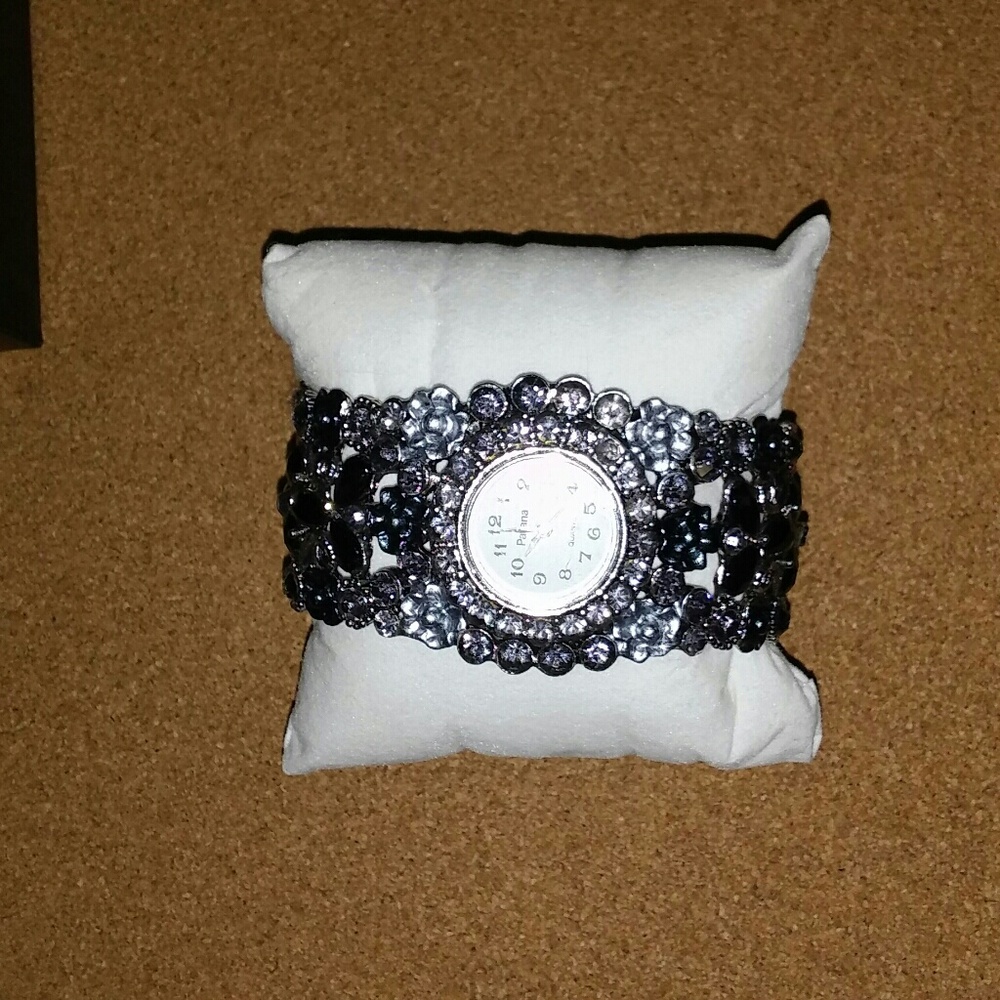 Pavana watch